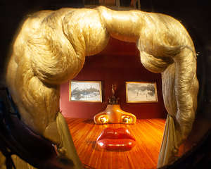 Mae West room with sofa lips, a fireplace nose, and two paintings for her eyes. Mae West room with sofa lips, a fireplace nose, and two paintings for her eyes.