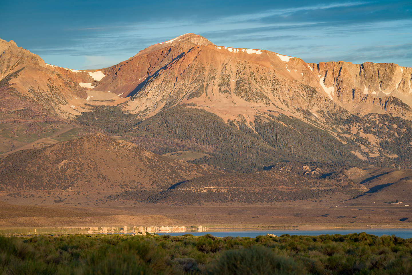 Morning view of Mono Lake tiny tufas Morning view of Mono Lake tiny tufas