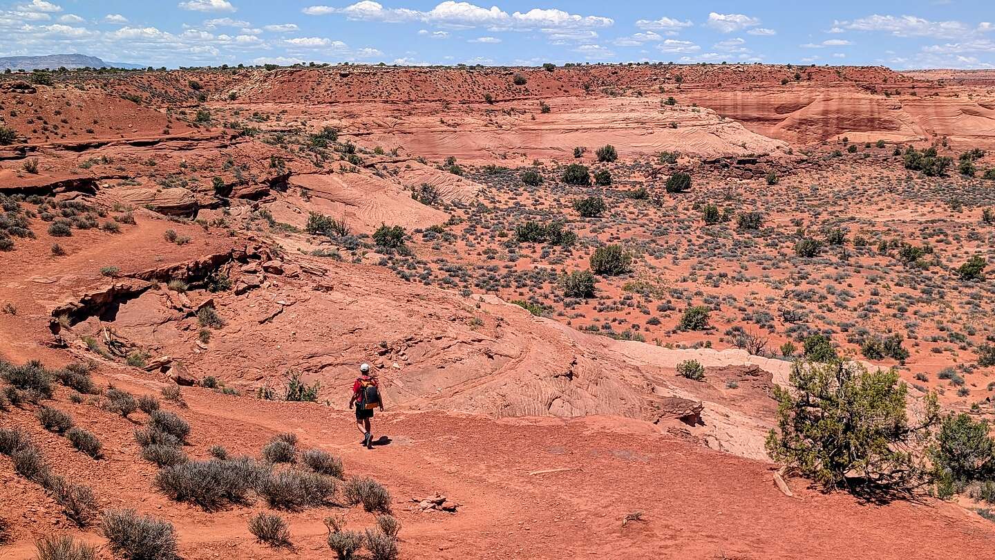 On the way to Peekaboo Slot Canyon