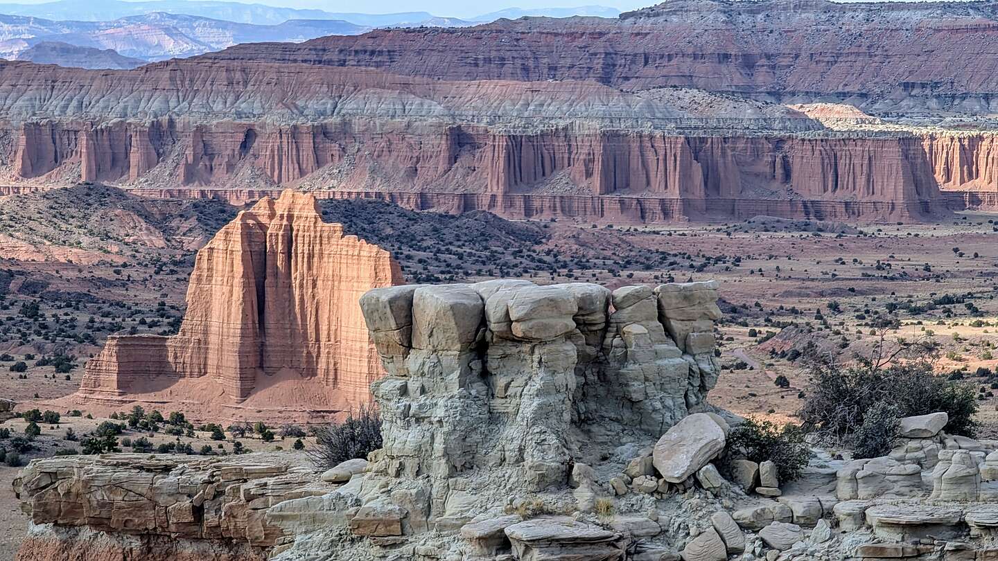 Upper Cathedral Valley Overlook