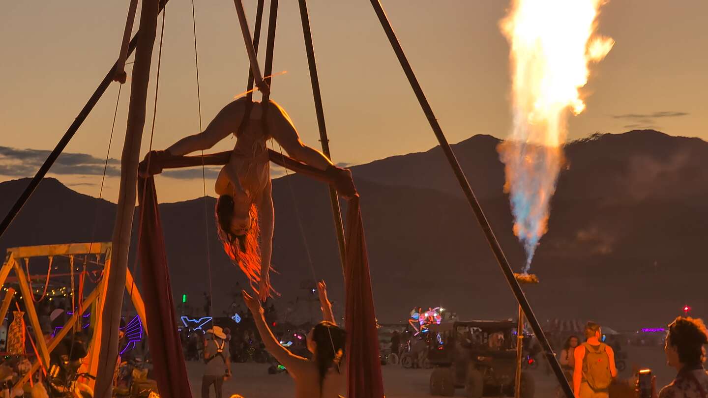 Silk acrobatics at Treble Makers camp